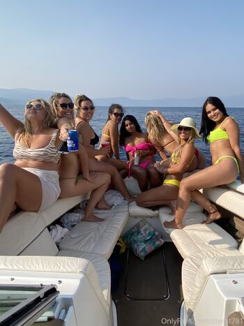 Courtney Savag / ctwist781 nude photo #37