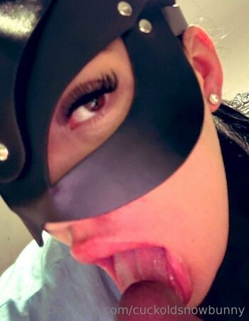 Natalie Snow OFFICIAL / cuckoldsnowbunny nude photo #16