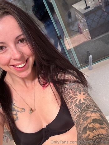 Kiki / curiouskiki_free nude photo #30