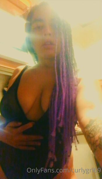 𝐋 𝐀 𝐃 𝐘 𝐂 𝐔 𝐑 𝐋 𝐘 / curlygrl69 nude photo #11