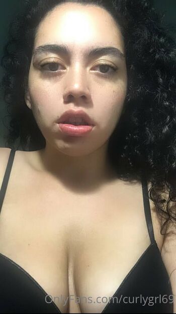 𝐋 𝐀 𝐃 𝐘 𝐂 𝐔 𝐑 𝐋 𝐘 / curlygrl69 nude photo #15