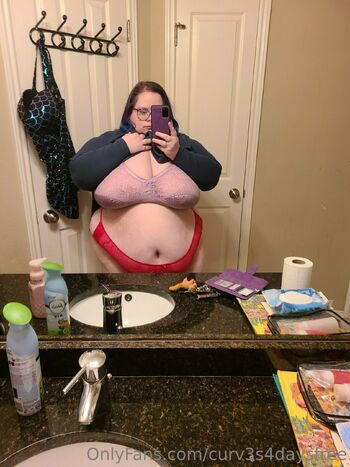 Lilyth Baker PP / curv3s4daysfree nude photo #35