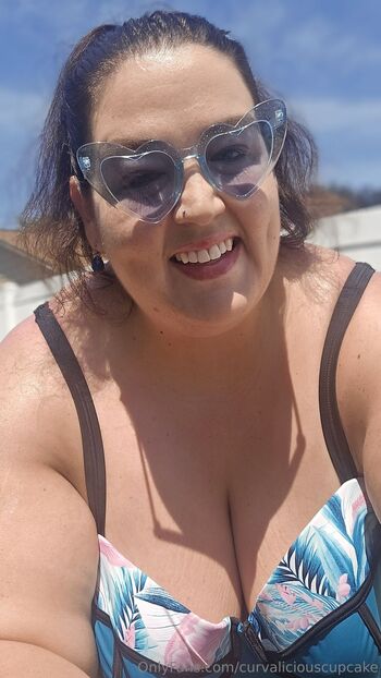 Curvaliciou / curvaliciouscupcake nude photo #4