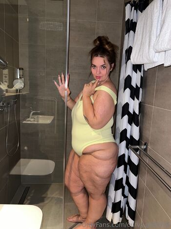 Curvy Gepark / curvy.geparke nude photo #18