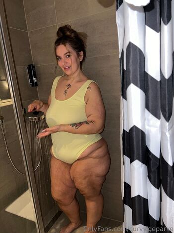 Curvy Gepark / curvy.geparke nude photo #19