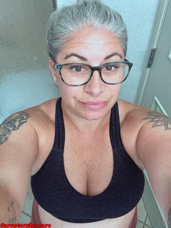 curvy4urpleasur / curvy4urpleasure nude photo #27