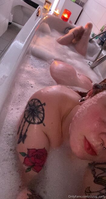 Carl / curvy_carly nude photo #15