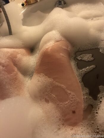 Carl / curvy_carly nude photo #38