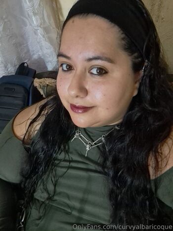 Curvy Albaricoqu / curvyalbaricoque nude photo #2