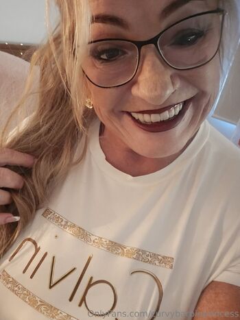 Butterfly Kisse / curvybarbieprincess nude photo #4