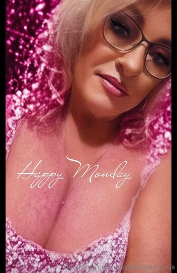 Butterfly Kisse / curvybarbieprincess nude photo #7