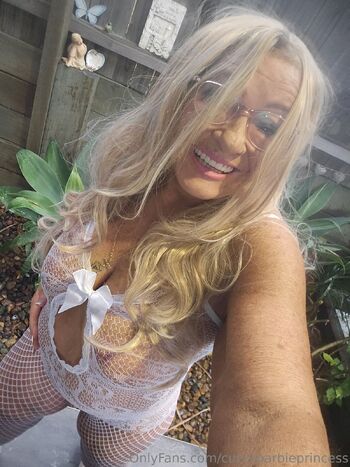 Butterfly Kisse / curvybarbieprincess nude photo #27