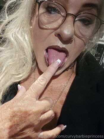 Butterfly Kisse / curvybarbieprincess nude photo #28