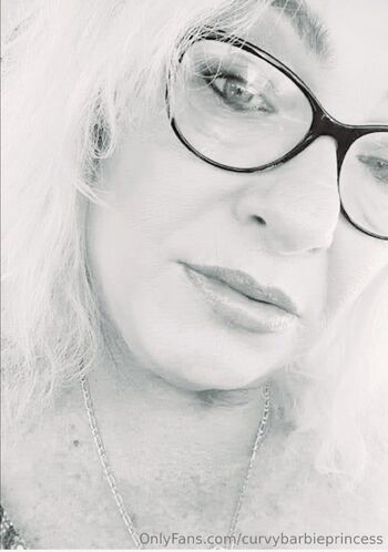 Butterfly Kisse / curvybarbieprincess nude photo #32