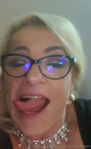 Butterfly Kisse / curvybarbieprincess nude photo #36