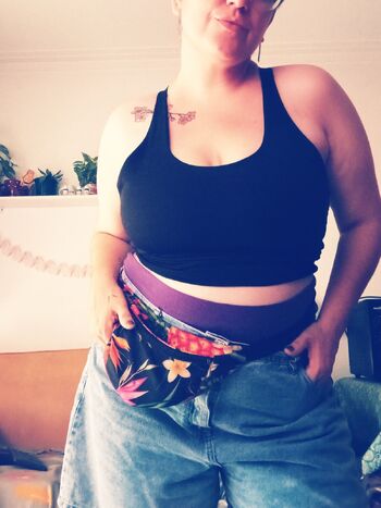 Melody / curvybigtits nude photo #4