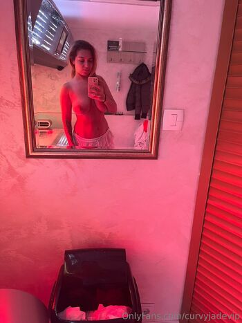 𝗖𝘂𝗿𝘃𝘆 𝗝𝗮𝗱𝗲 𝗕𝗶𝗴 𝗕𝗯 / curvyjadevip nude photo #36