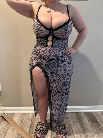 curvymmonroefre / curvymmonroefree nude photo #33