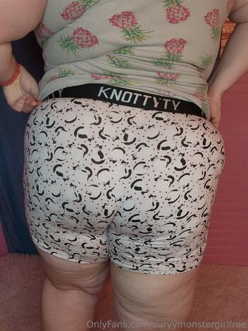 Curvymonstergir / curvymonstergirlfree nude photo #1