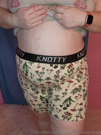 Curvymonstergir / curvymonstergirlfree nude photo #2