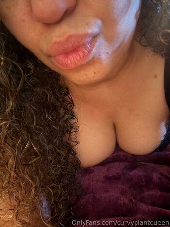 Curl / curvyplantqueen nude photo #21
