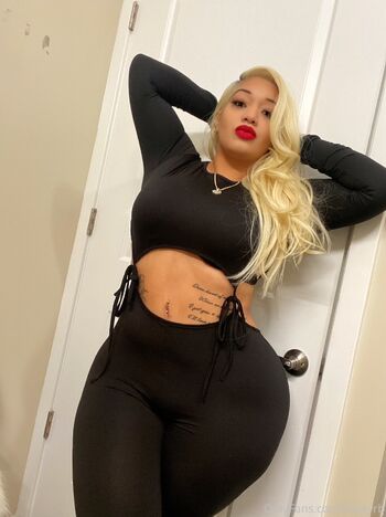 Shannon FT Me / curvyrb / therealshannon_m / curvyredbone nude photo #37