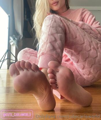 Carlas cute world / cutecarlaworld / cute_carlaworld2 / carlafootworld nude photo #35