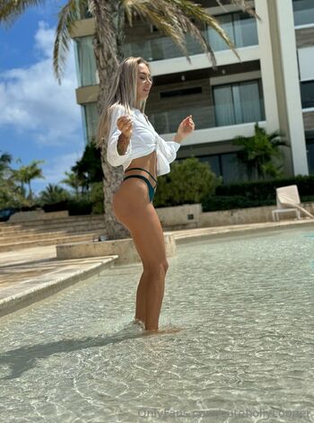 Holly / cutehollycooper nude photo #13