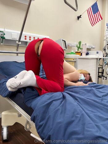 Sarah / cutestnursingassistant nude photo #2