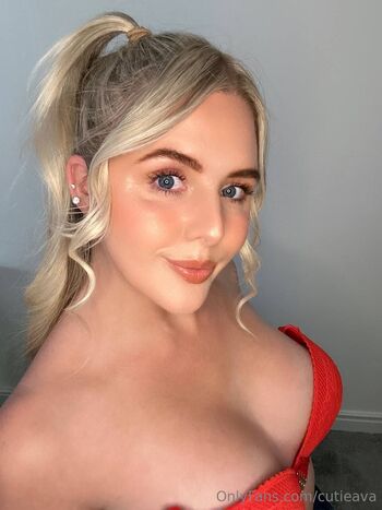 Ava 𓍢 / cutieava nude photo #3