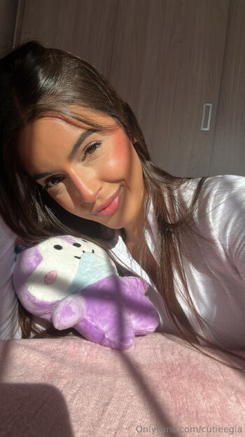 Gia / cutieegia nude photo #17