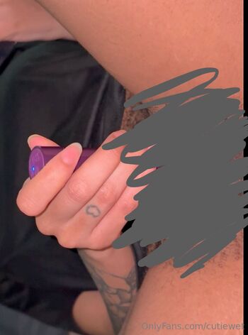 prettypetit / cutiewet nude photo #4