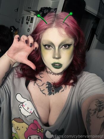 Bria / cybervampiregf nude photo #2