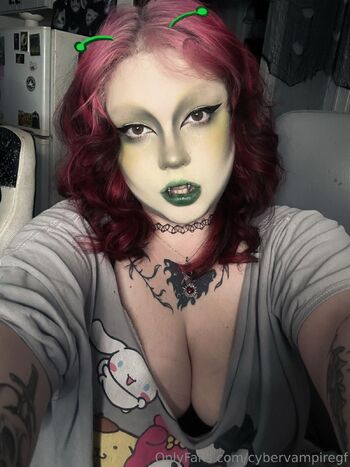 Bria / cybervampiregf nude photo #3