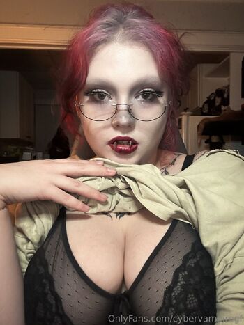 Bria / cybervampiregf nude photo #11