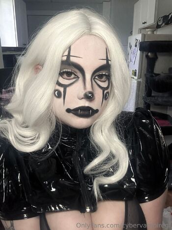 Bria / cybervampiregf nude photo #20