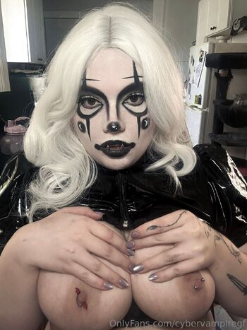 Bria / cybervampiregf nude photo #23