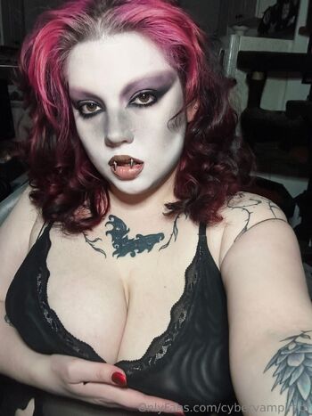 Bria / cybervampiregf nude photo #25