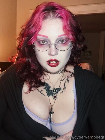 Bria / cybervampiregf nude photo #28