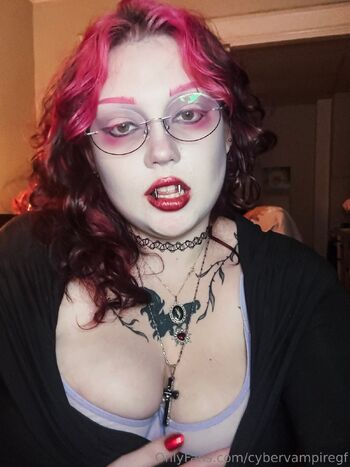 Bria / cybervampiregf nude photo #29