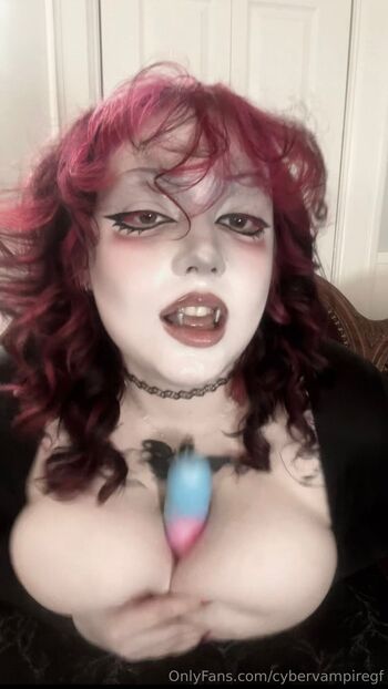 Bria / cybervampiregf nude photo #32