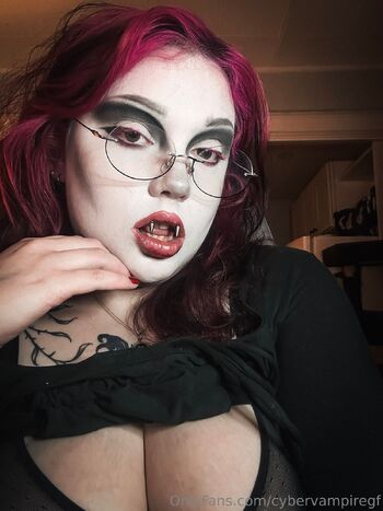 Bria / cybervampiregf nude photo #35