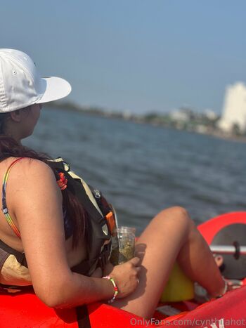 FanTasyGla / cynthiiahot / ciin_alvrz / cynthiiagirl / fantasyglam nude photo #33