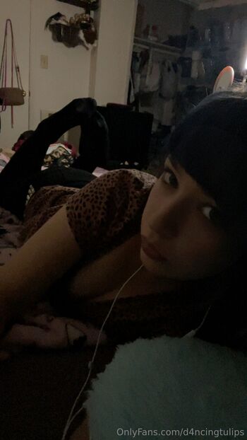 Luna Wol / d4ncingtulips nude photo #4