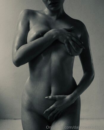 Daria Dąbrowsk / dabrowskadaria nude photo #6