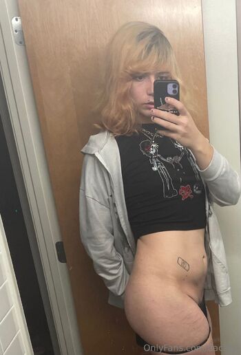 Cake / dacake nude photo #3