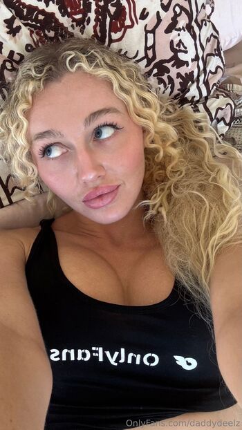 Deelz (YOUR FAVORITE NAUGHTY BLONDIE / daddydeelz nude photo #4