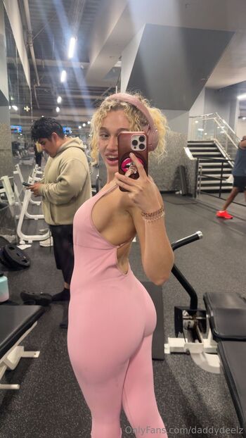 Deelz (YOUR FAVORITE NAUGHTY BLONDIE / daddydeelz nude photo #5