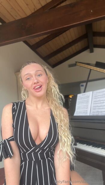 Deelz (YOUR FAVORITE NAUGHTY BLONDIE / daddydeelz nude photo #40