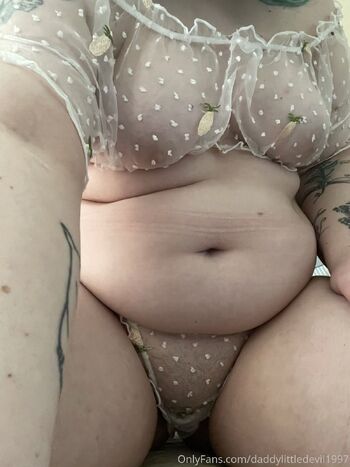 Scarlet / daddylittledevil1997 / daddylittledevi nude photo #15